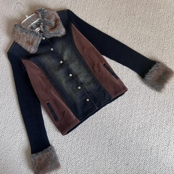 Denim & Sweater Jacket with Faux Fur Trim - Picture 8 of 9
